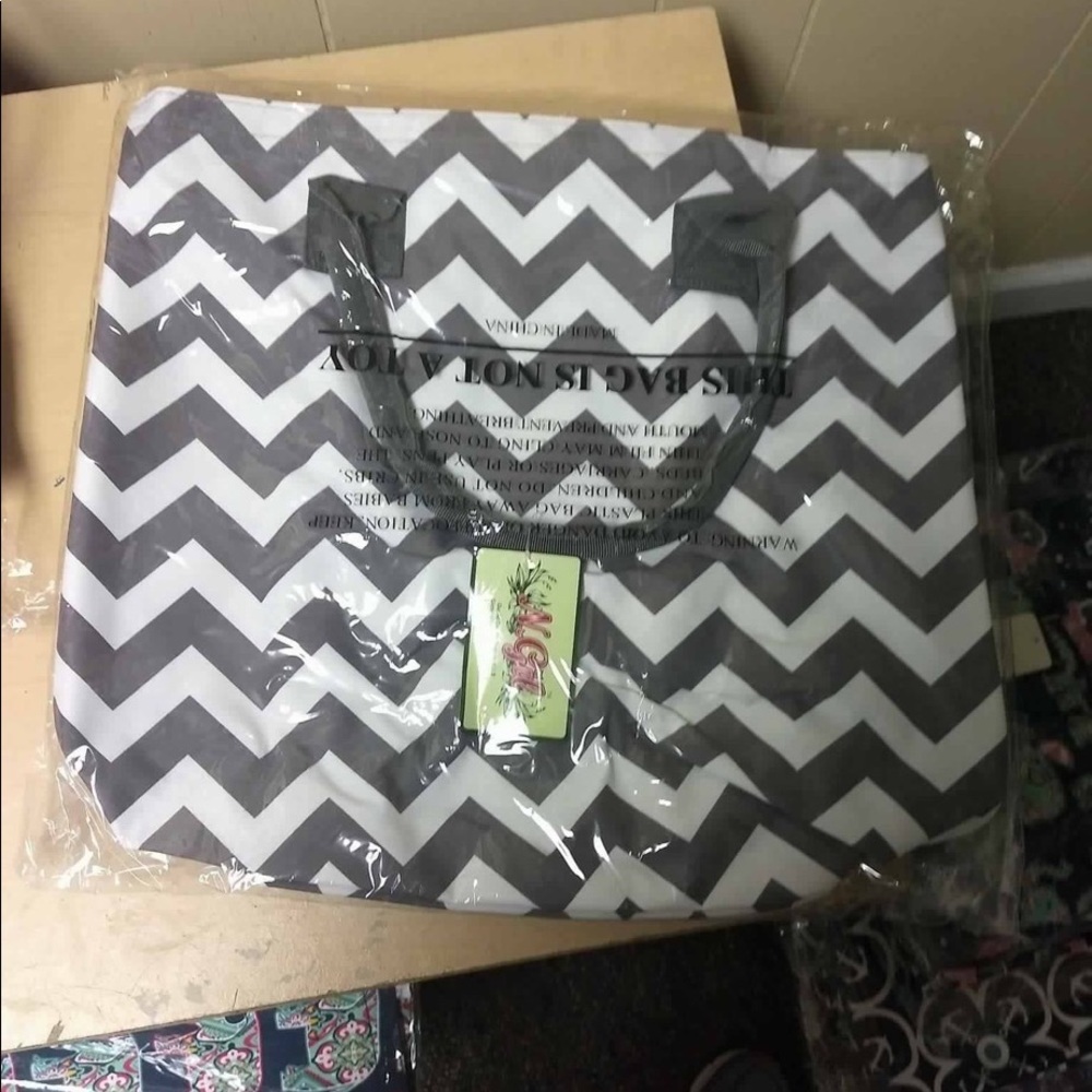 NGIL chevron tote